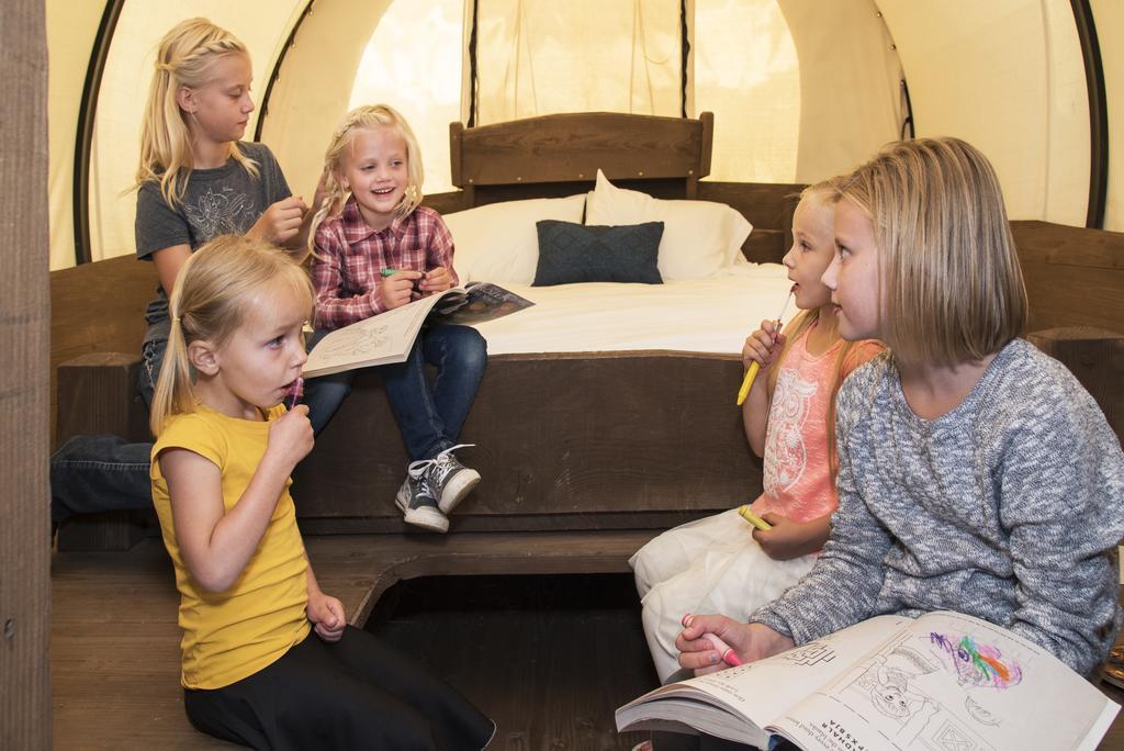 Conestoga Ranch Glamping Resort Garden City Bagian luar foto