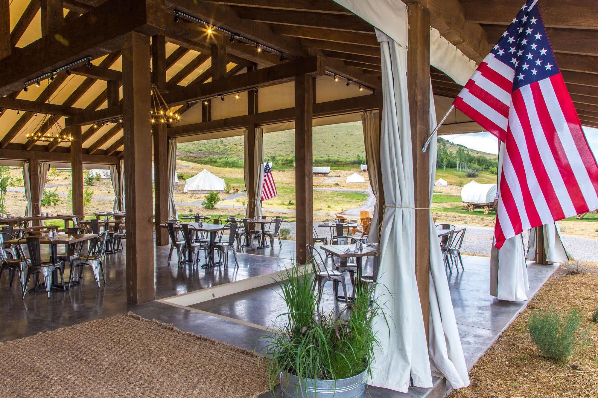 Conestoga Ranch Glamping Resort Garden City Bagian luar foto