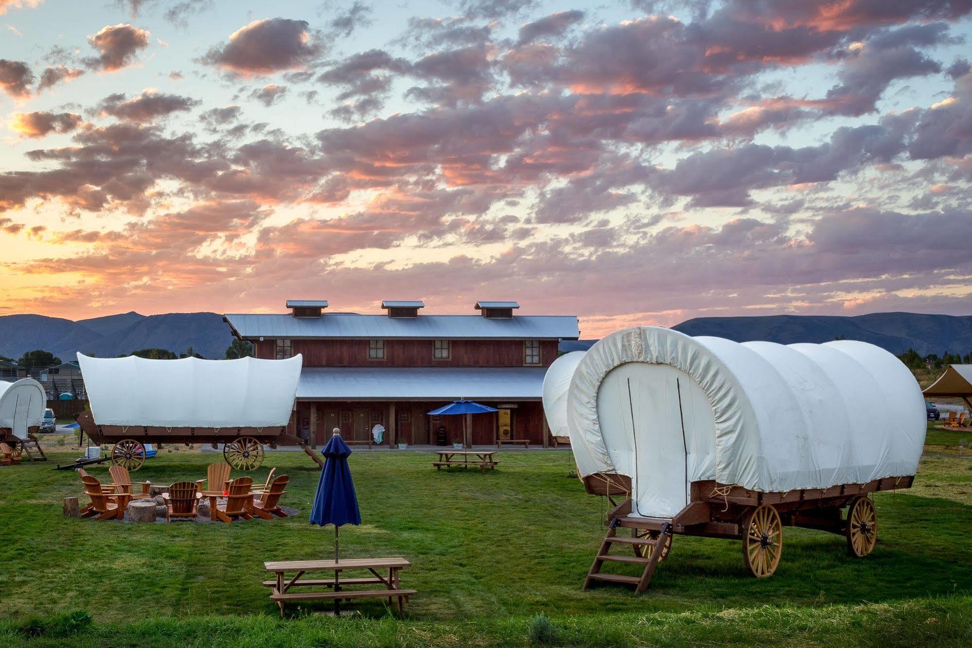 Conestoga Ranch Glamping Resort Garden City Bagian luar foto
