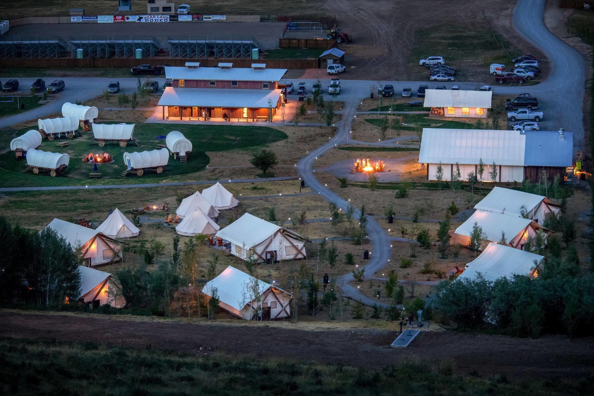 Conestoga Ranch Glamping Resort Garden City Bagian luar foto
