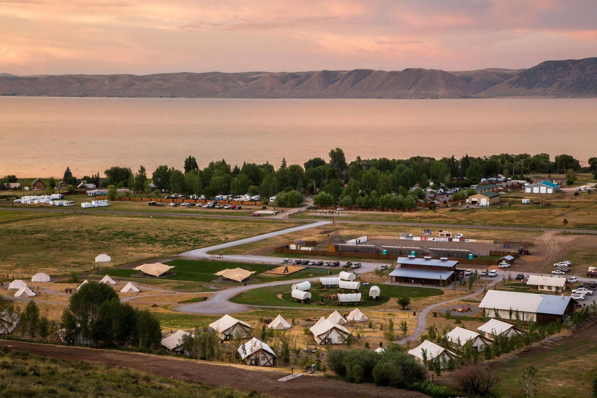 Conestoga Ranch Glamping Resort Garden City Bagian luar foto