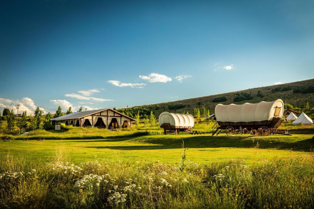 Conestoga Ranch Glamping Resort Garden City Bagian luar foto